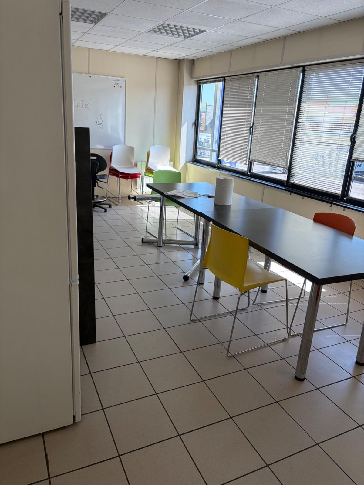 Avant — Locaux sociaux marché de gros, Corbas (69)